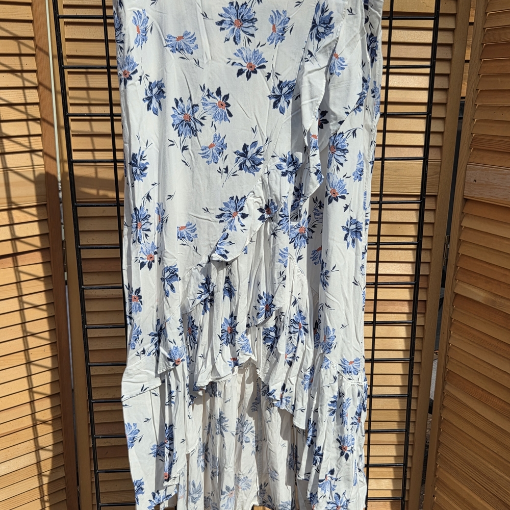 Torrid Assymetrical White With Blue Floral Design Skirt